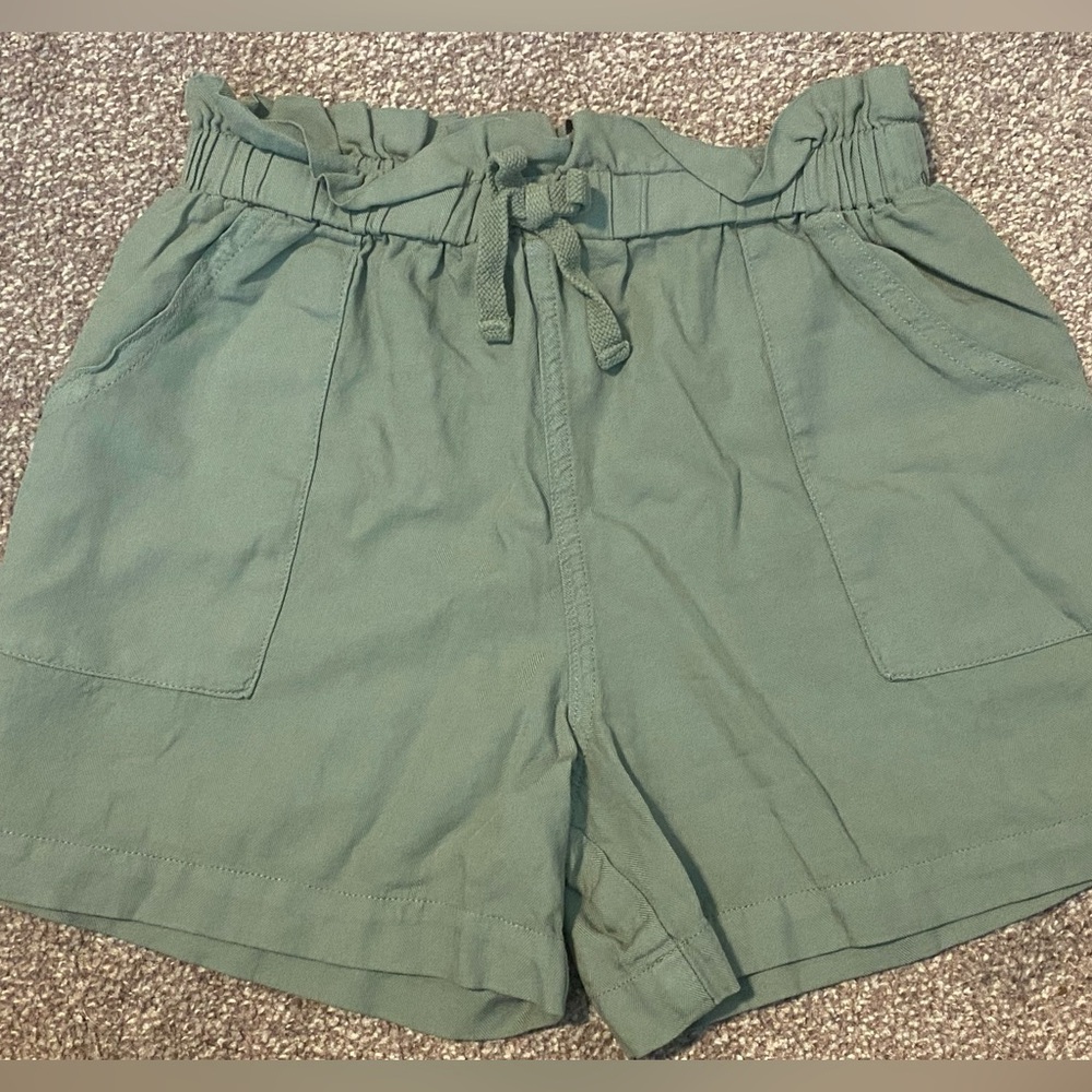 Target | Junior’s High Waisted Shorts, Size M